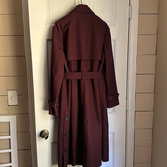 Women’s Coach SignatureTrench burgundy
 44 long ,armpits 23 ,sleeves 24 long - Picture 2 of 14